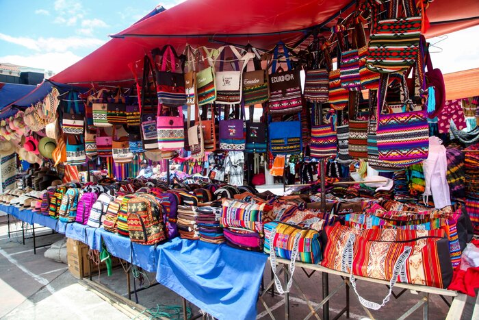 Bunter Markt in Otavalo (© Ministerio de Turismo del Ecuador)